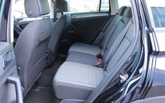Volkswagen Tiguan cena 127900 przebieg: 30500, rok produkcji 2021 z Drohiczyn małe 277